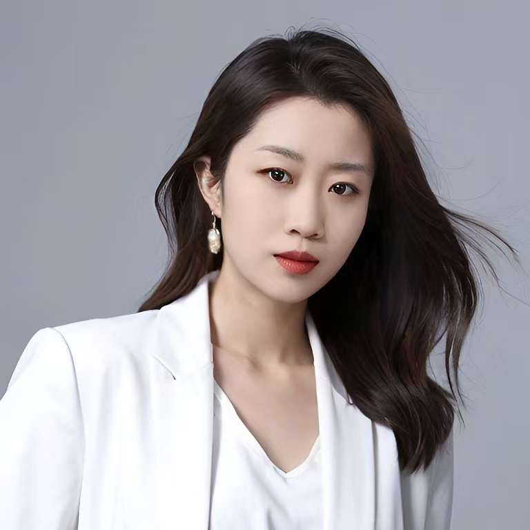Sales Manager Luna